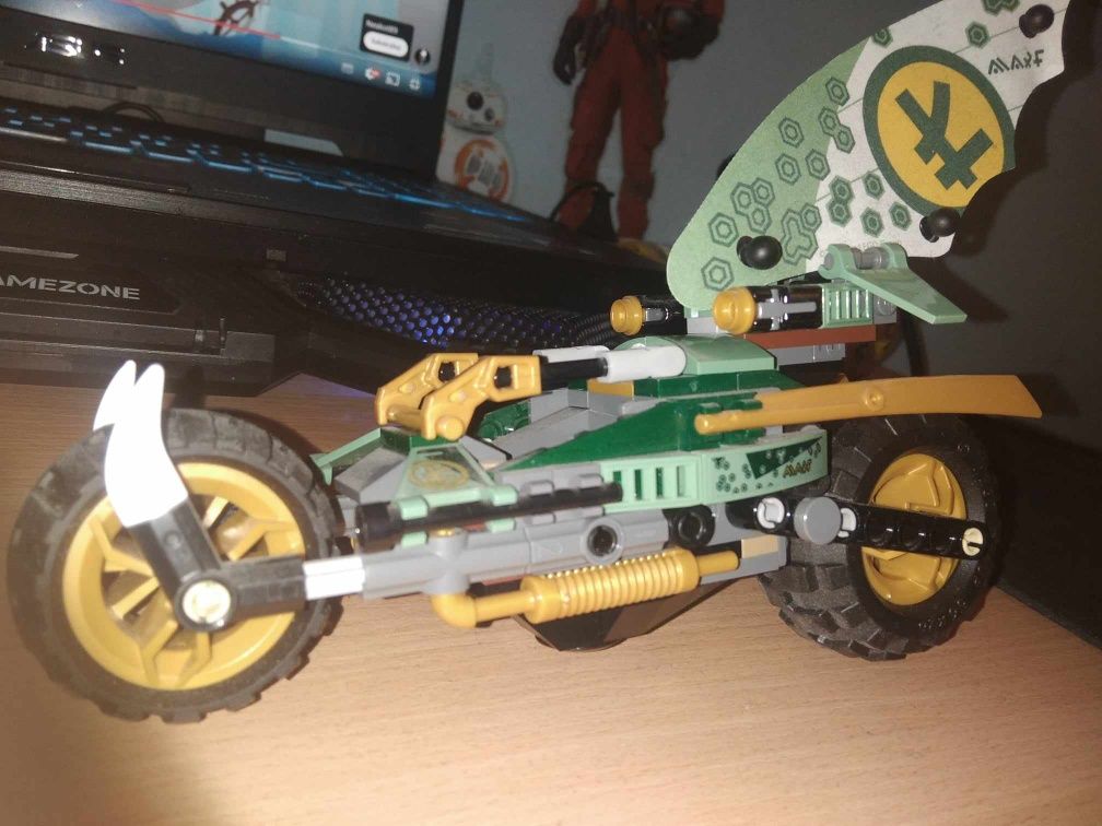 Klocki LEGO Ninjago nr 71745 Lloyd's Jungle Chopper Bike