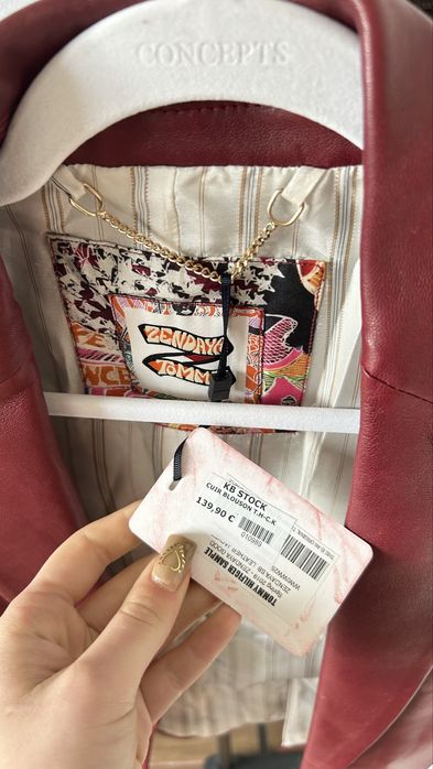 Оригінальний піджак Tommy x Zendaya