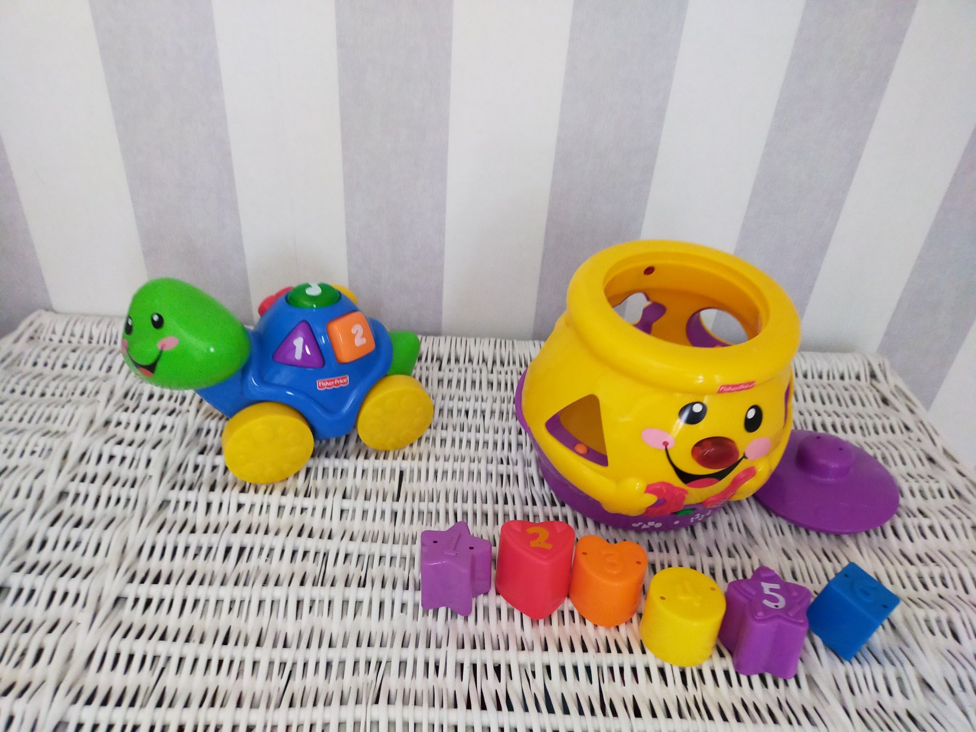 Garnuszek klocuszek FISHER Price
I  śpiewający żółw