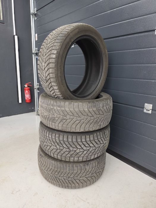 YOKOHAMA 235/45/R17 komplet opon zimowych