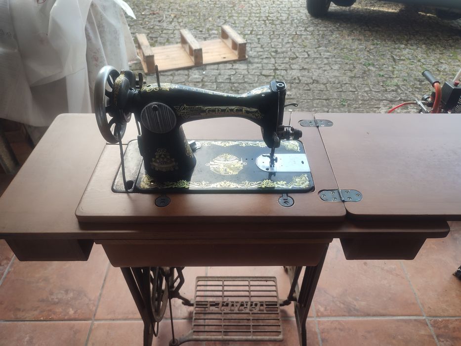 Máquina de costura antiga
