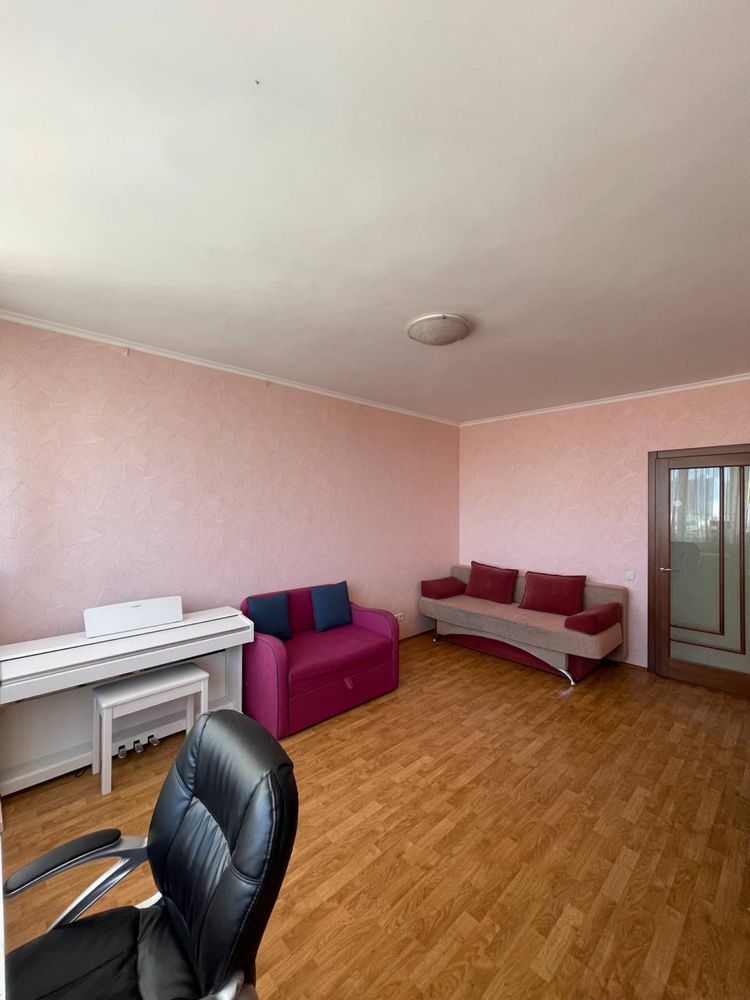 Продам 2-х кімнатну квартиру М.Лагунової 18б