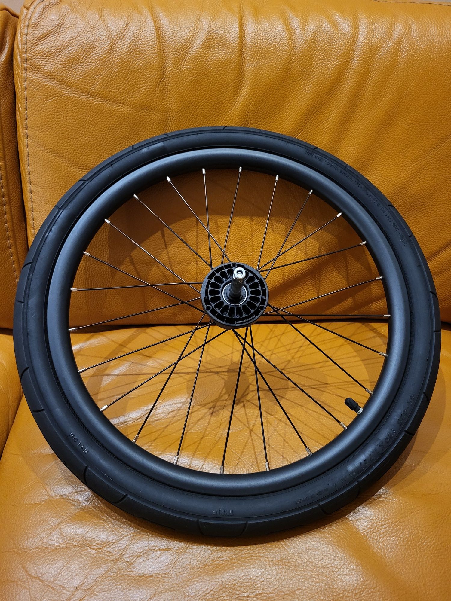 tylne koło wózka przyczepki rowerowej Thule Chariot G3