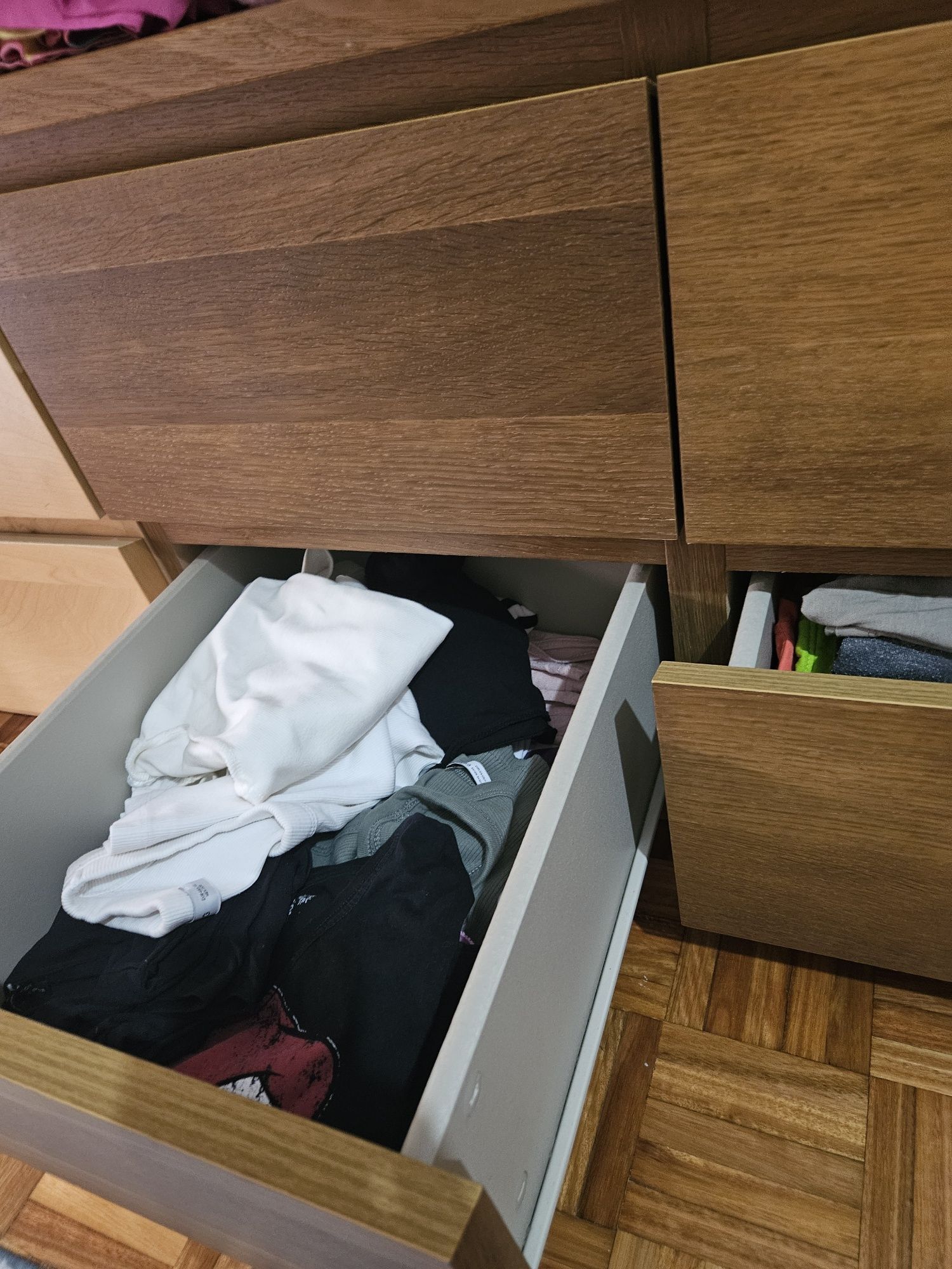 Cómoda ikea usada