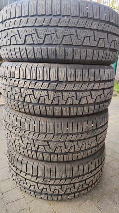 Opony zimowe 215/45/16 jak nowe 21r
