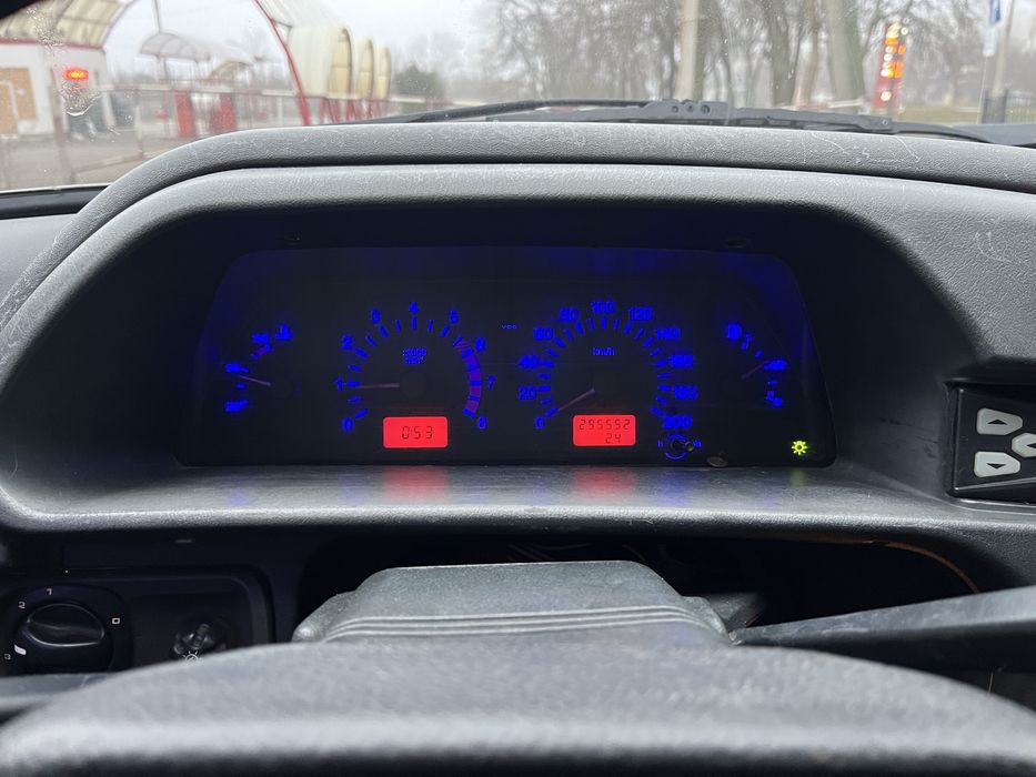 Продам отличную машину на полном ходу