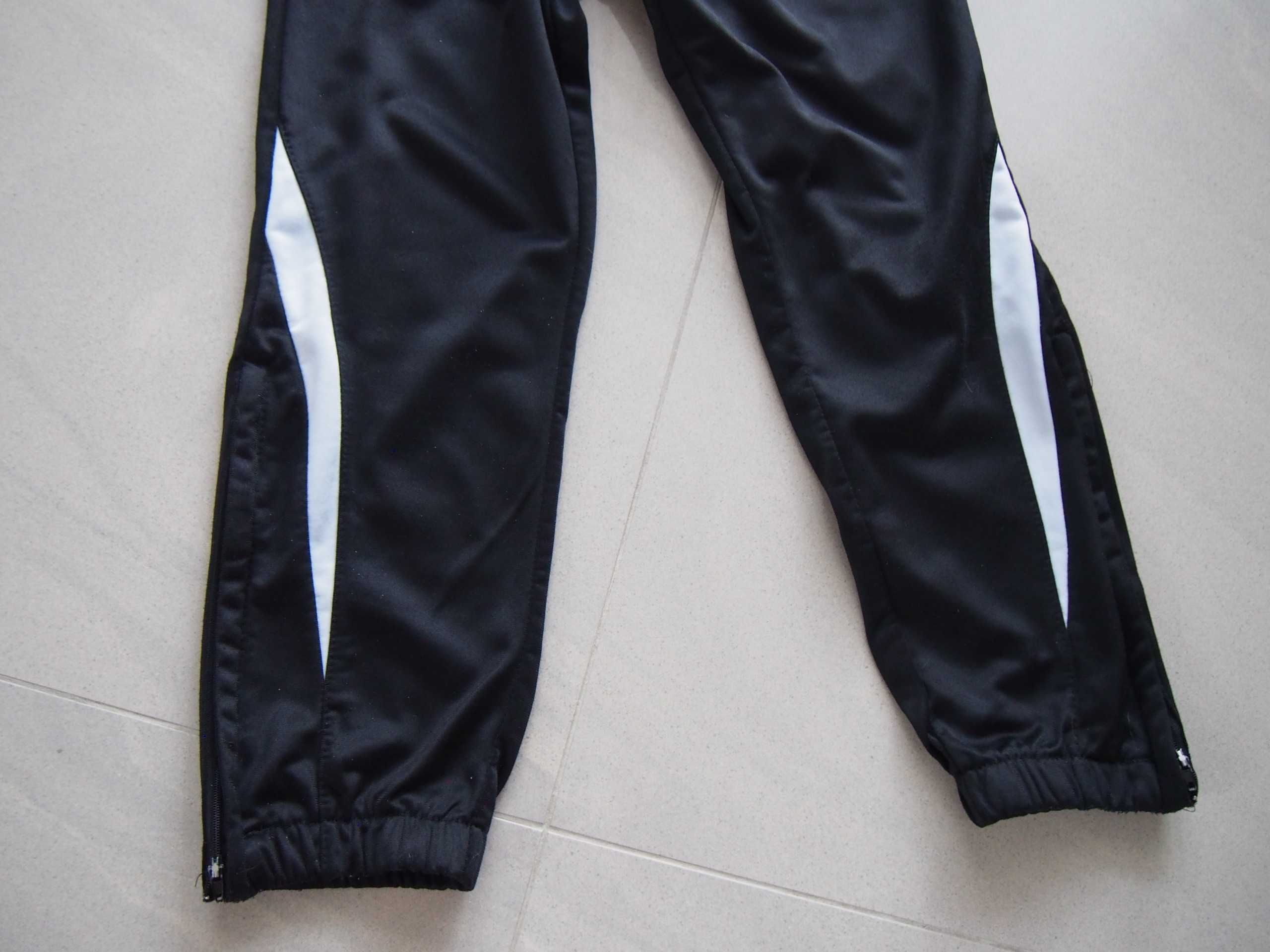 Spodnie dres dresowe 122-128 cm sportowe