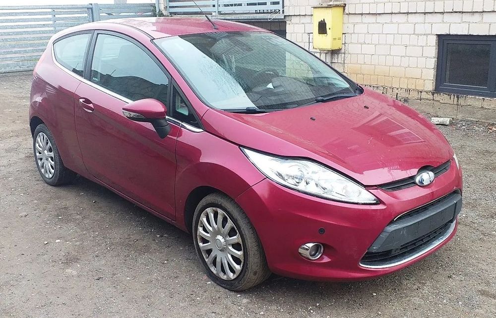 Na części Ford Fiesta MK7 3D 1.4 TDI lak. M9 skrzynia biegów zderzak maska drzwi klapa fotele kanapa błotnik lampa lusterko