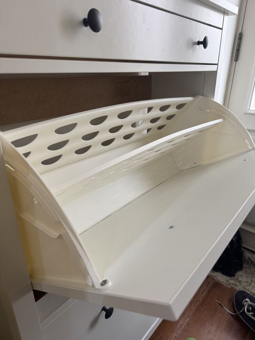 Sapateira IKEA modelo HEMNES