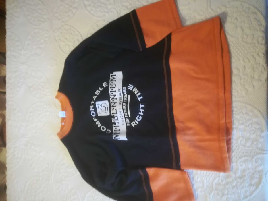 Sweartshirt nova, sem uso, pular para 10 anos