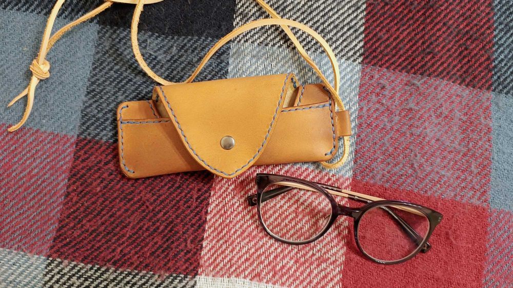 bar Skóroszyj - etui na okulary z rzemieniem WYPRZEDAŻ