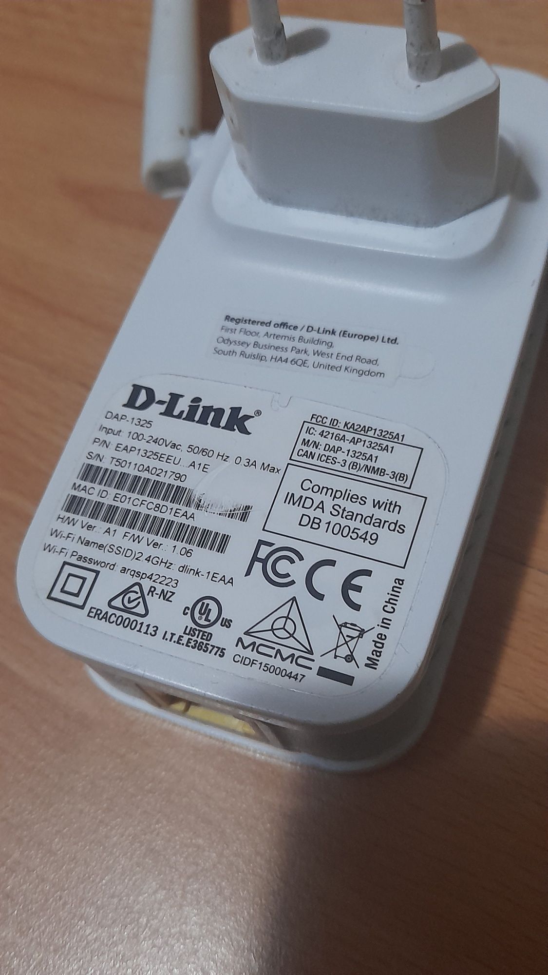 Wzmacniacz sygnału Wi-fi D-link