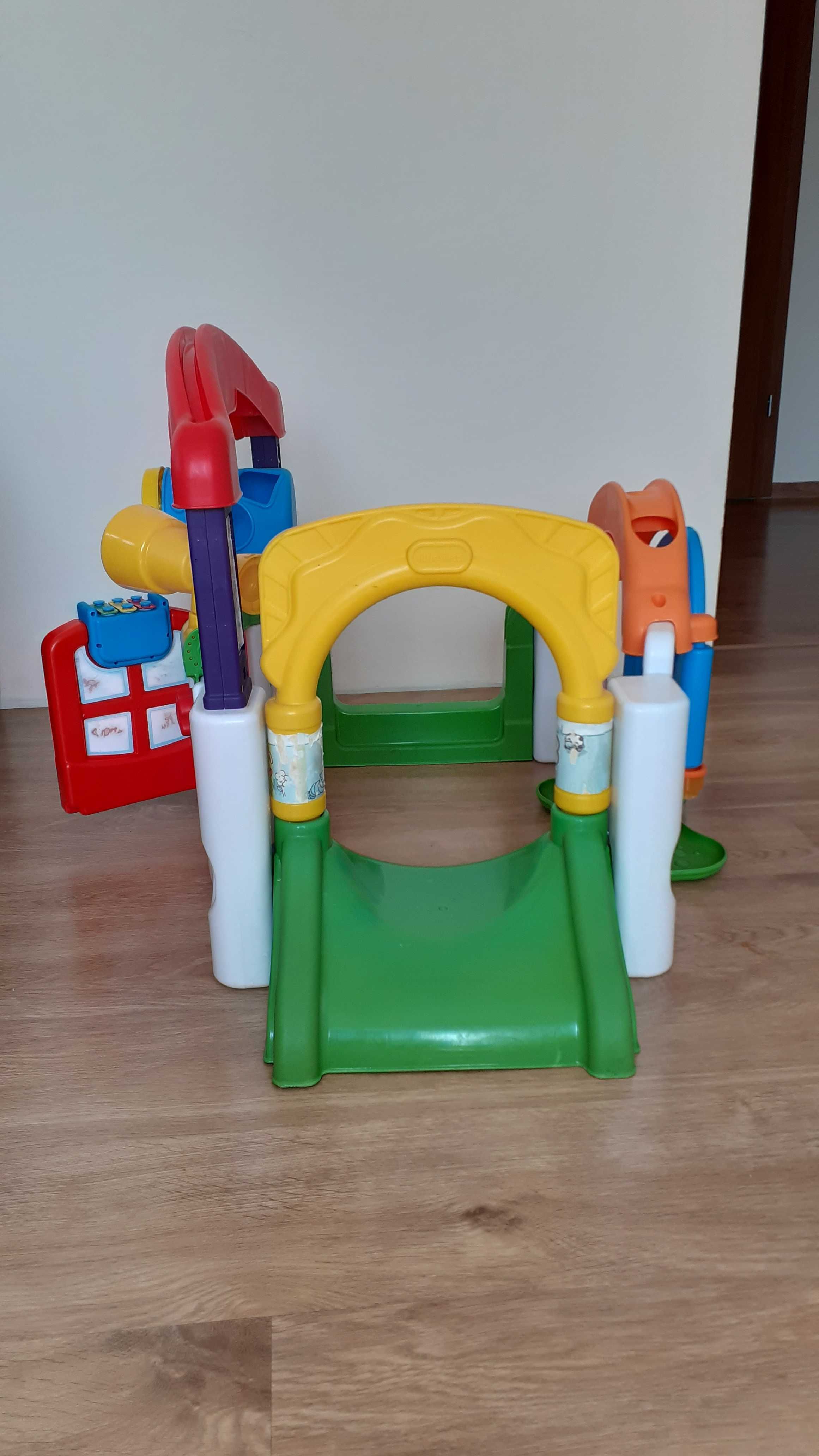 Domek little tikes