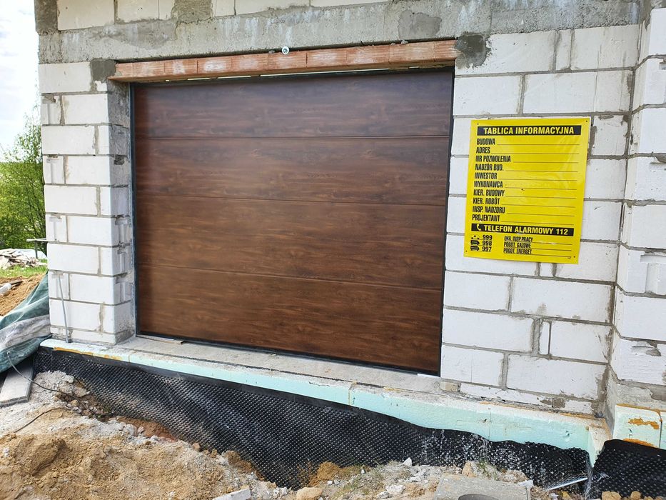 Brama garażowa orzech 3000x2125