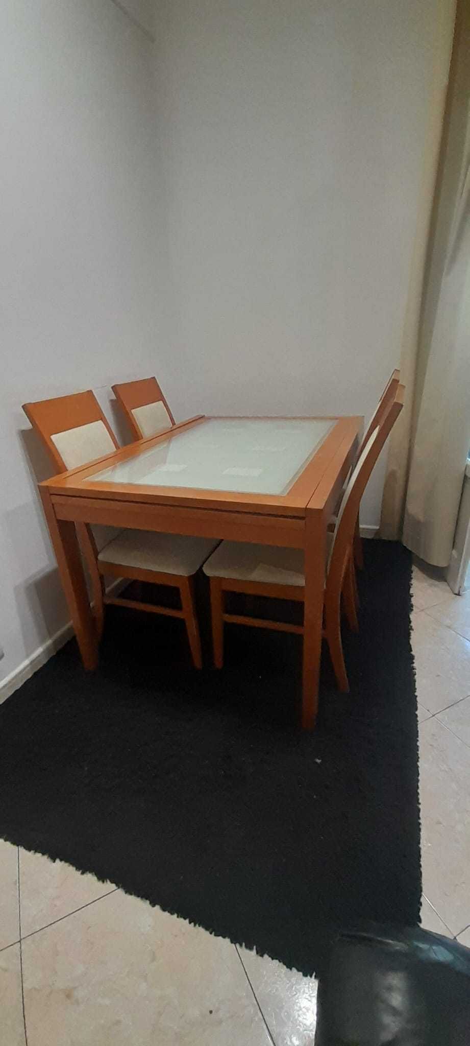 Conjunto Mesa e 4 Cadeiras