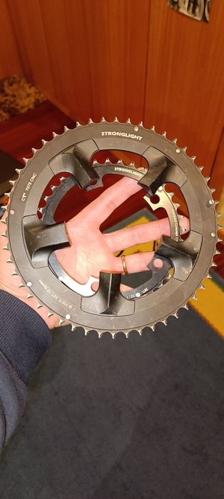 Vários pratos para pedaleiras