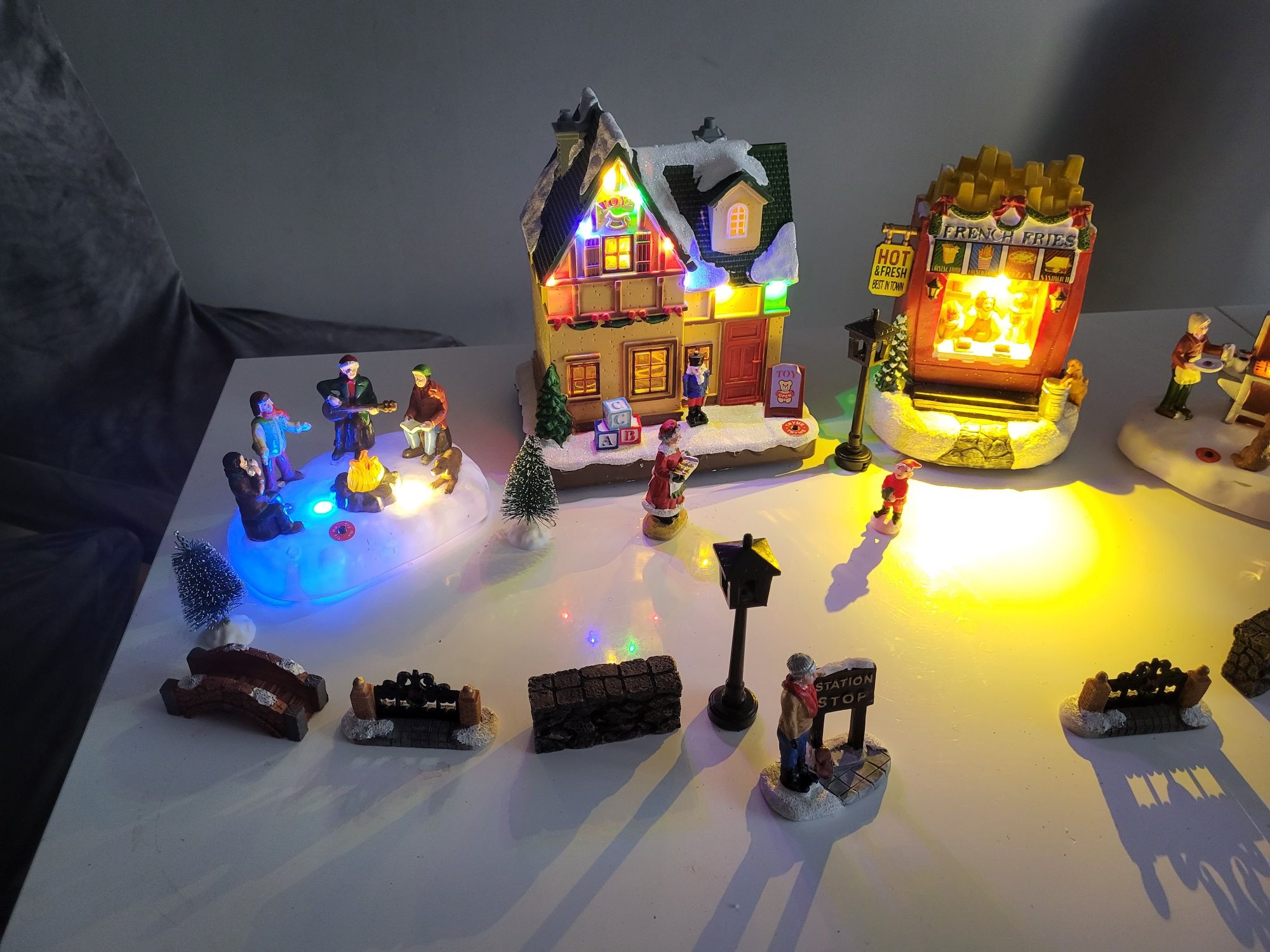 Dekoracja świąteczna miasteczko Magic Village