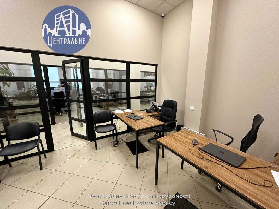 Оренда просторого кабінетного офісного приміщення в центрі, 8€/м.кв.
