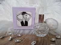Flakonik i pudełko po perfumach Ariana Grande " Ari" 30 ml
