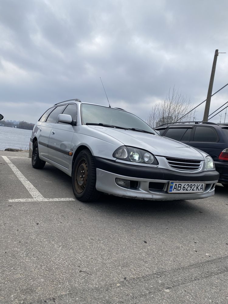 Toyota Avensis 2000