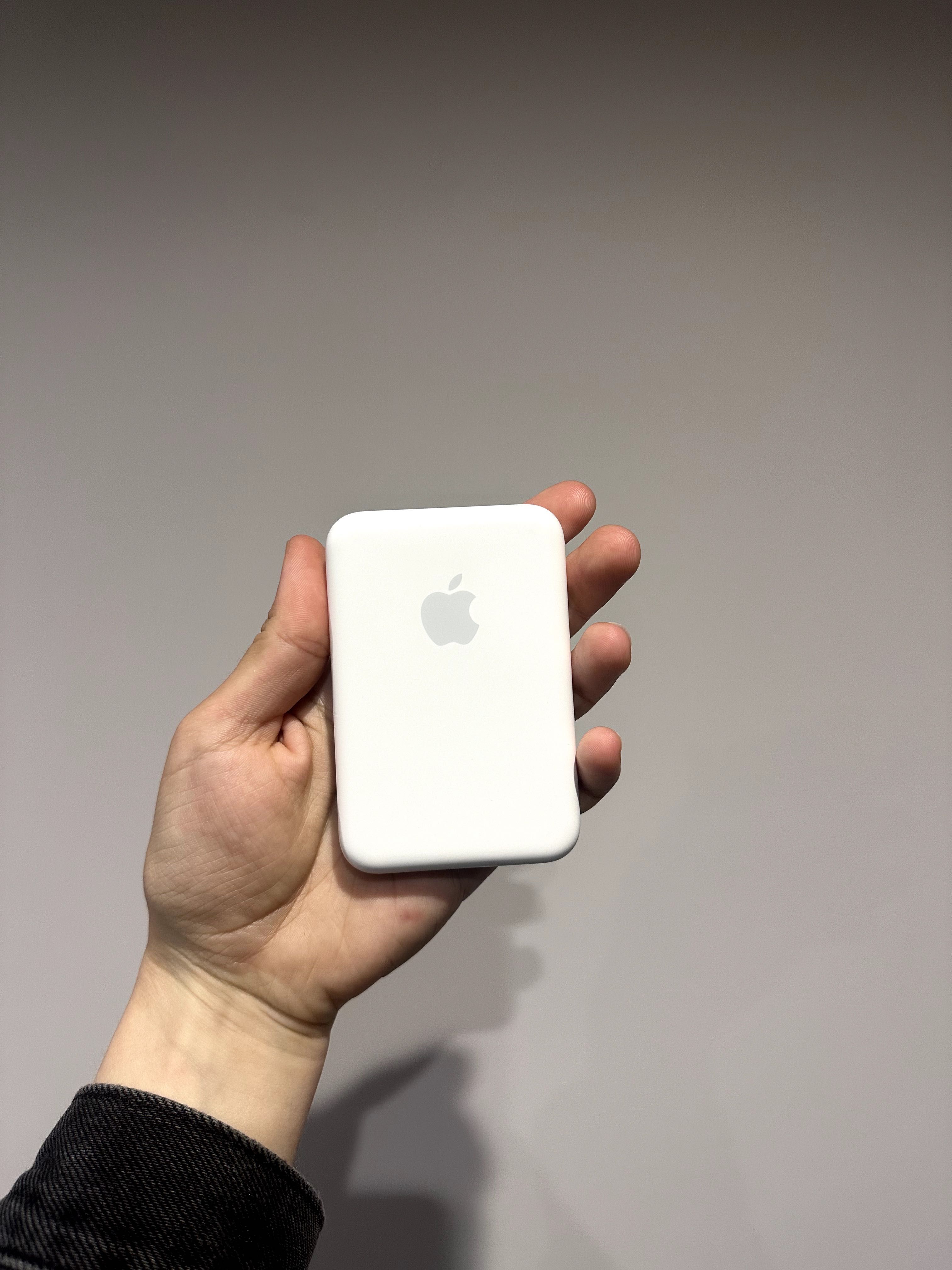 Зовнішній акумулятор (павербанк) Apple MagSafe Battery Pack (MJWY3)
