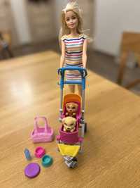 Lalka Barbie i spacerówka z pieskami