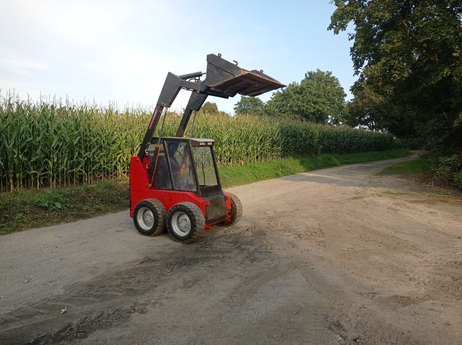 Bobcat MF miniładowarka Massey Ferguson Ładowarka burtowa