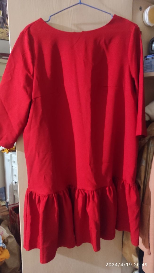 Плаття червоне розмір 40