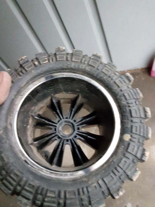 Proline Super Swamper 40 Series on Axial Oversized Rims