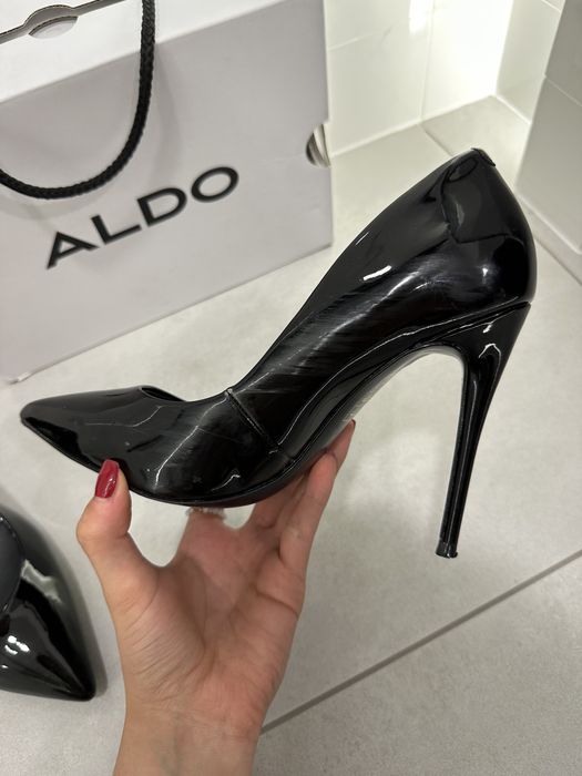 Szpilki lakierowane Aldo rozmiar 37 nowe kosztują 400zl, polecam