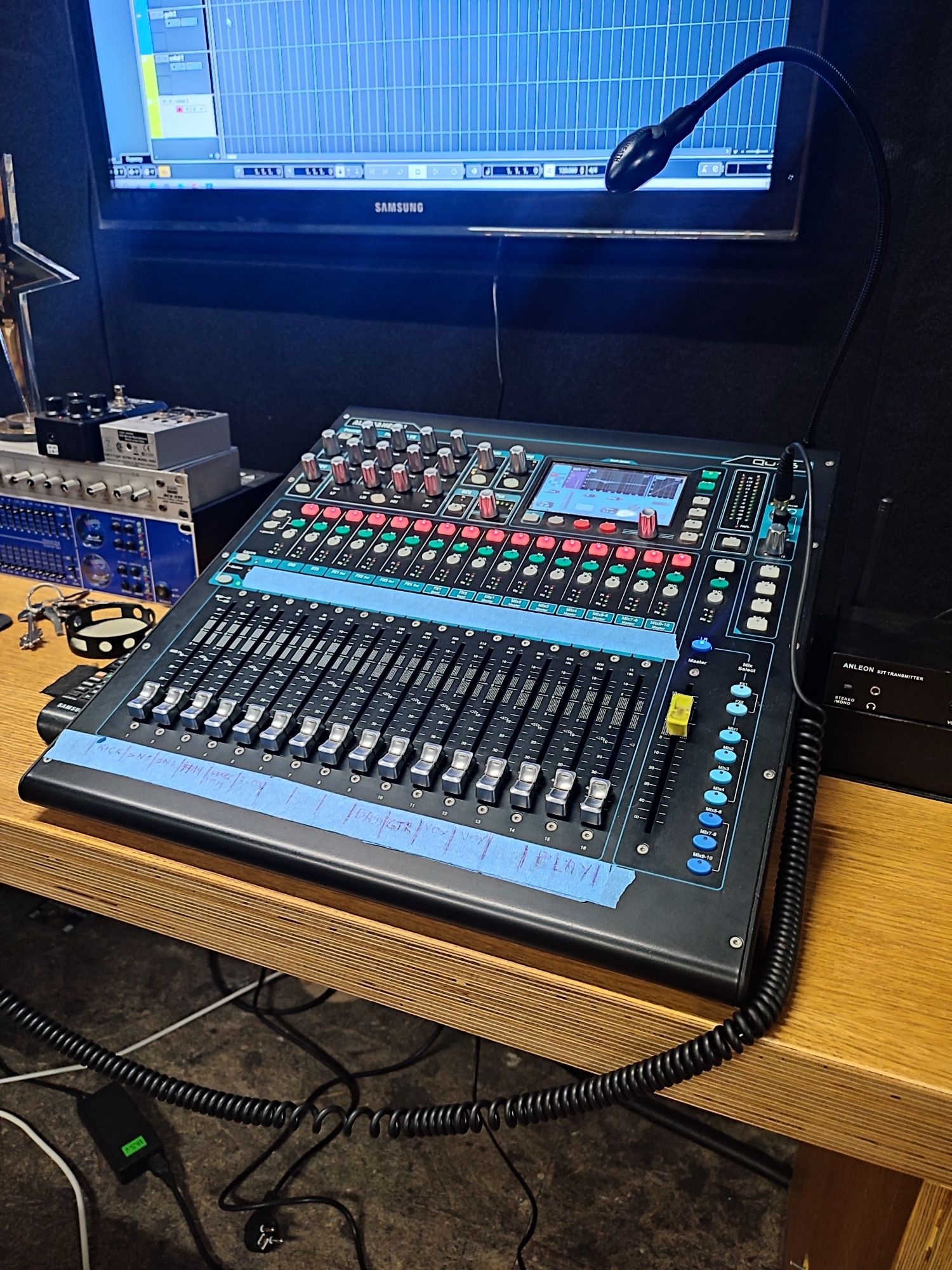 Продам Allen heath q16
