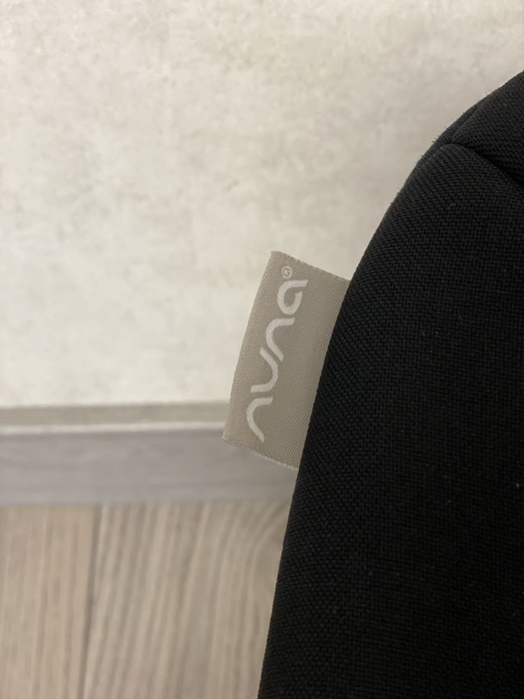 Шезлонг-гойдалка Nuna Leaf Curv + подарунок