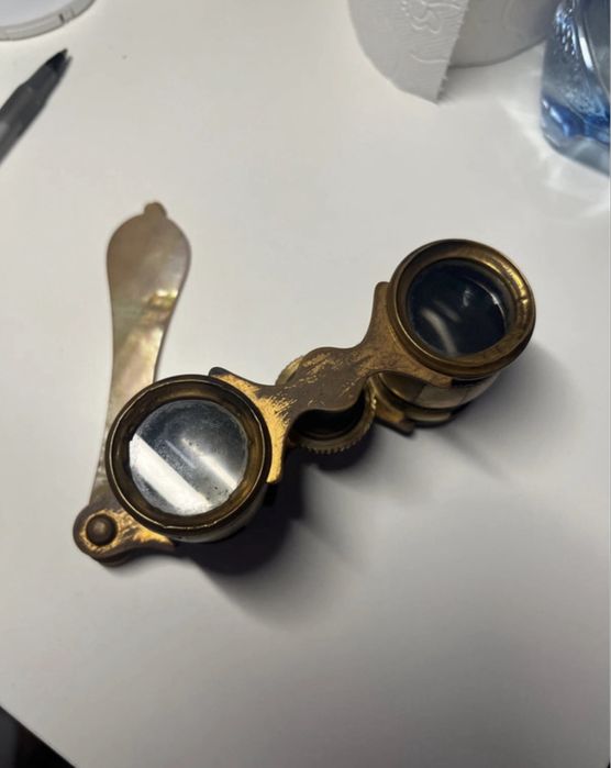 Lornetka teatralba z IX-XX wieku