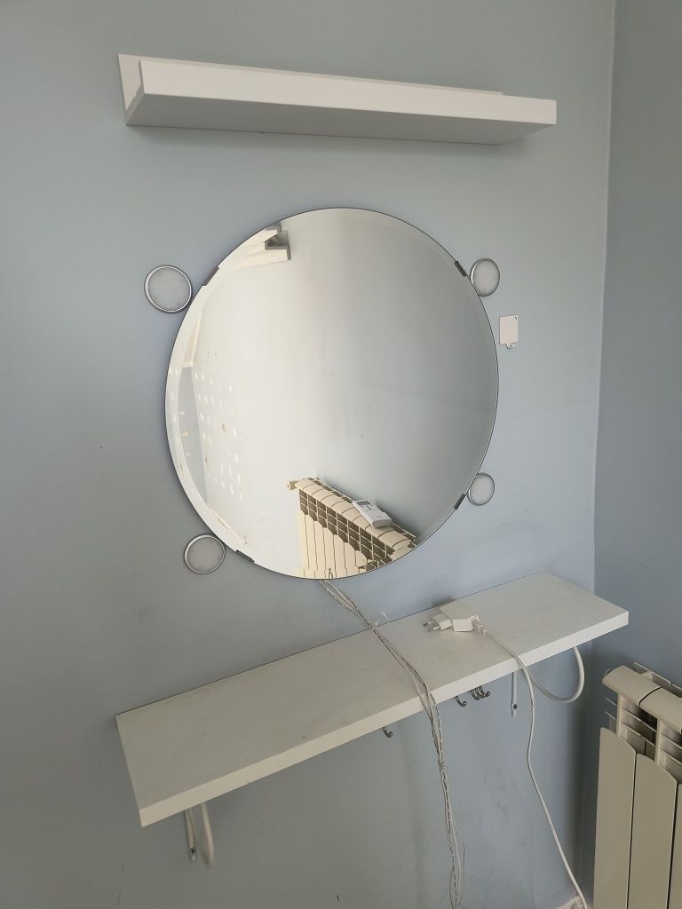 Toaletka  Ikea podświetlenie.