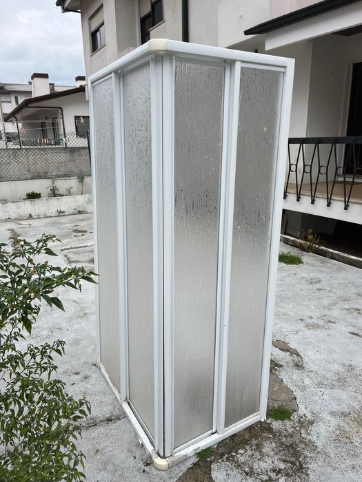 Resguardo de poliban/base de duche