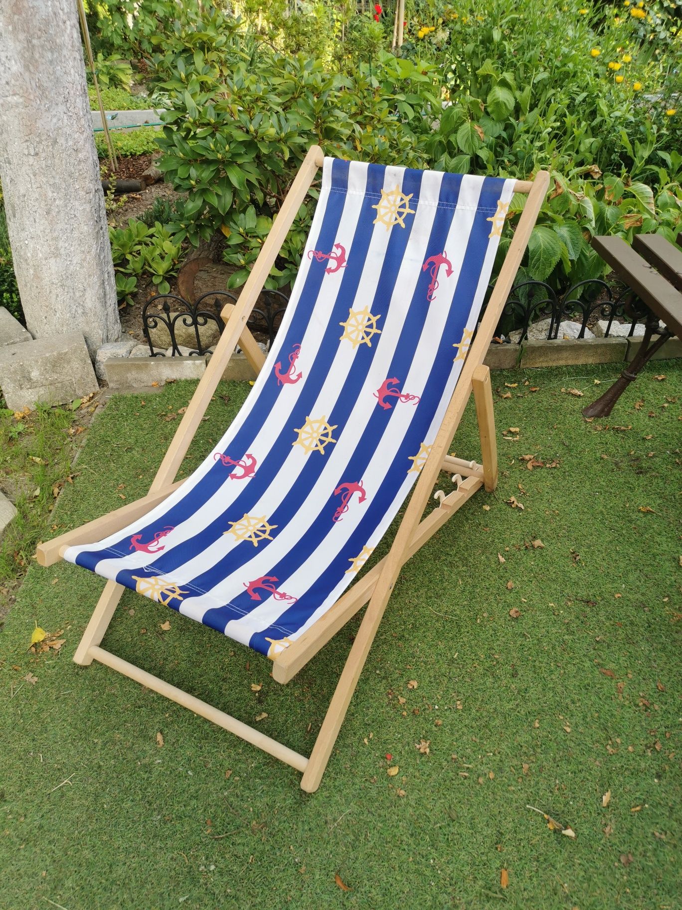Drewniany leżak plażowy /ogrodowy