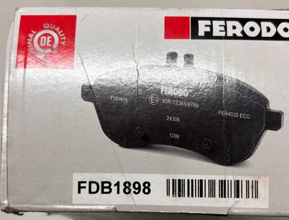 JOGO DE CALÇOS // FORD - VOLVO