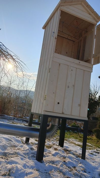 Wędzarnia ogrodowa drewniana