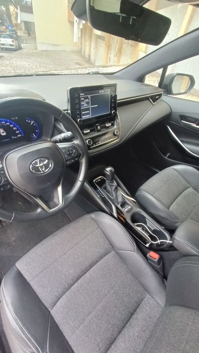 Toyota Corolla touring sport hybrido