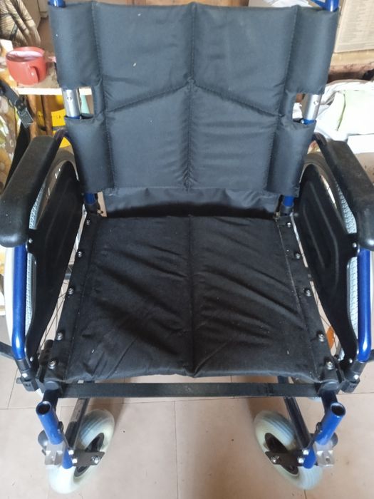 Продам инвалидную коляску