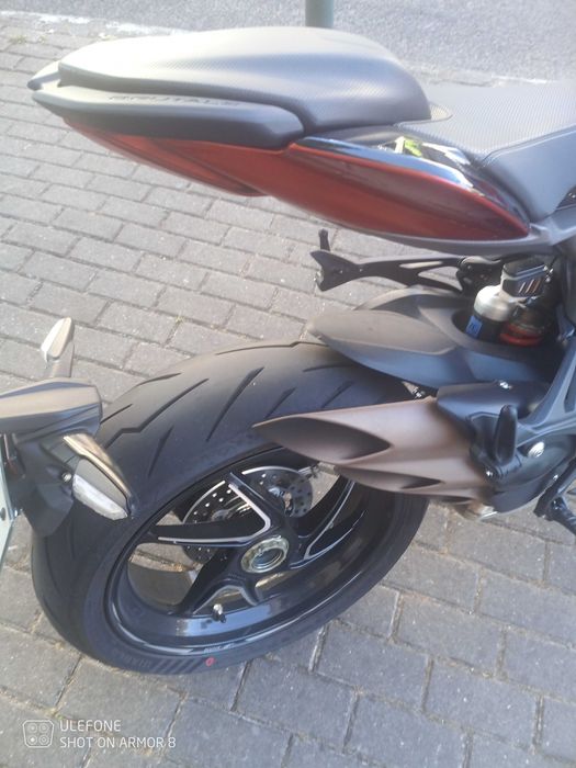 Fantástica Moto MV Agusta Brutale RR (como nova)