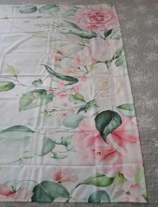 Zasłona 145 cm szerokość x 180 cm wysokość - dwie sztuki