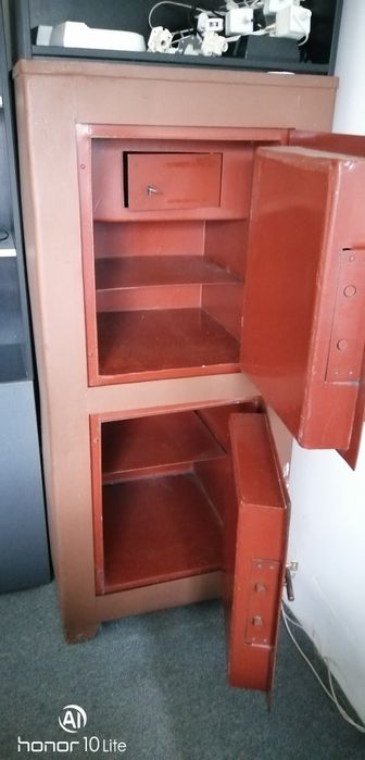 Сейф  великий!!!