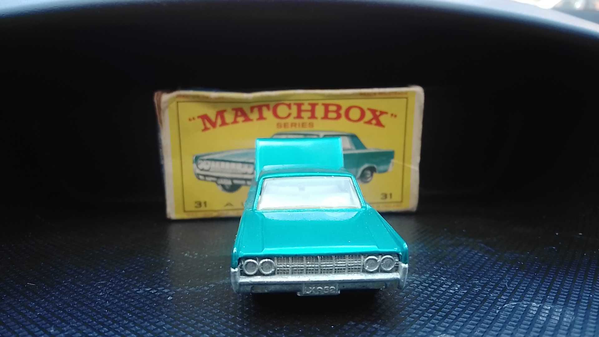 Miniatura antiga MATCHBOX LINCOLN CONTINENTAL #31