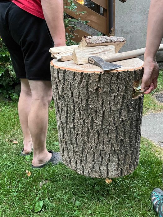 Przenośny gnot do rąbania opału