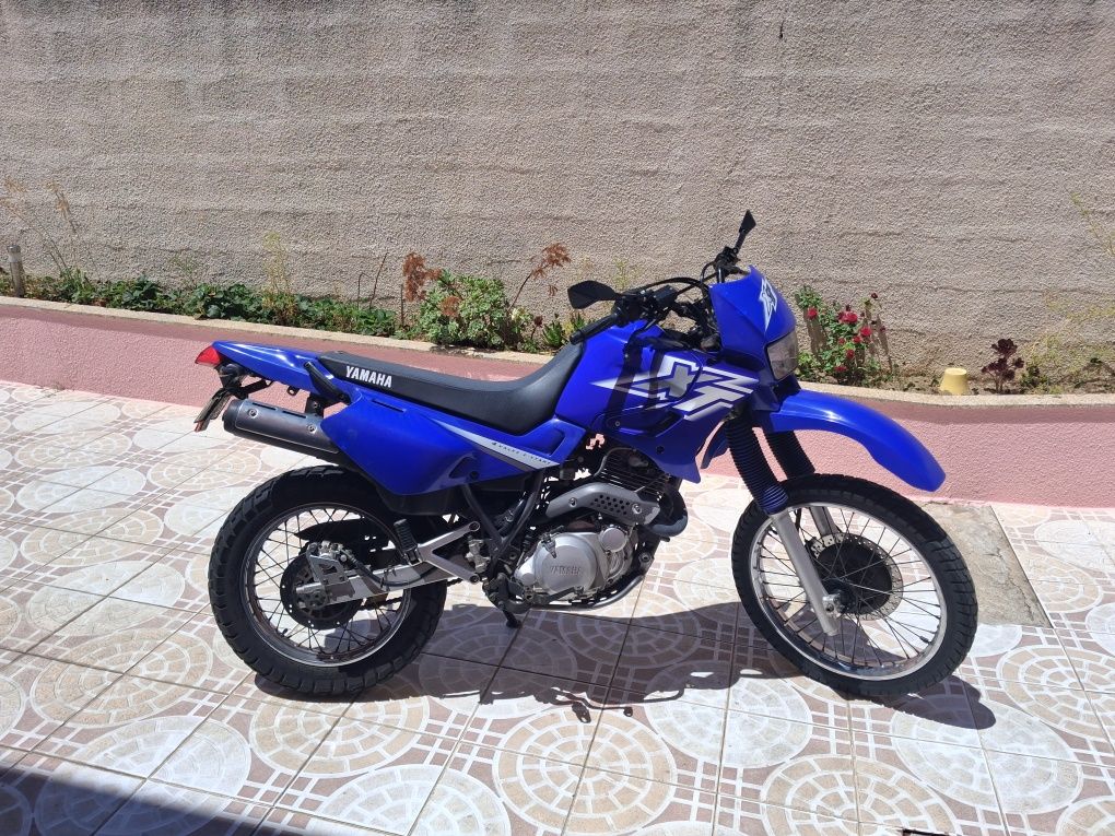 Yamaha XT600E do ano