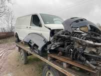 VW Transporter 2.5 TDI long 2004 w częściach