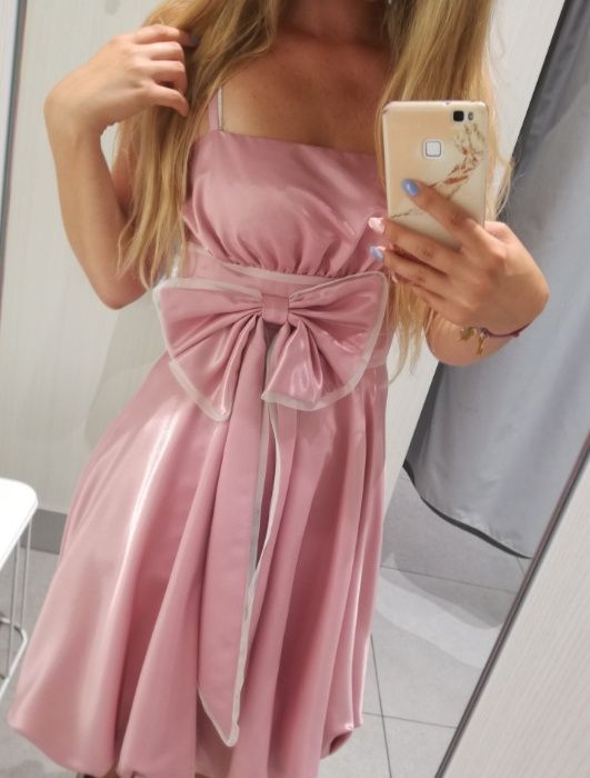 śliczna różowa sukienka