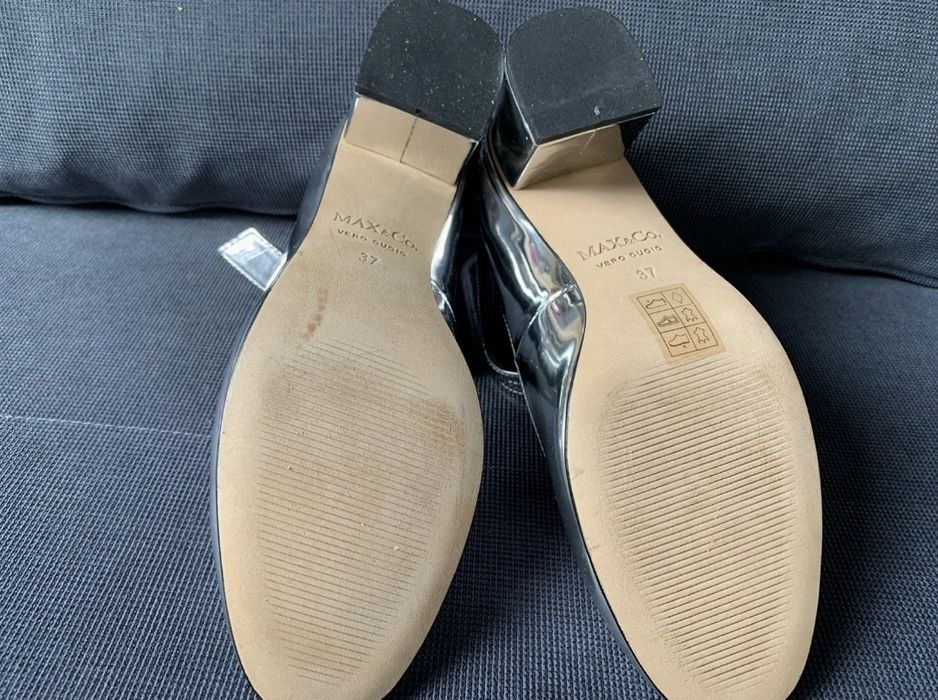 Sapatos prateados da Max&Co