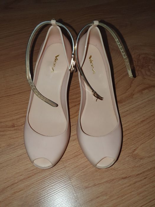 Różne damskie buty